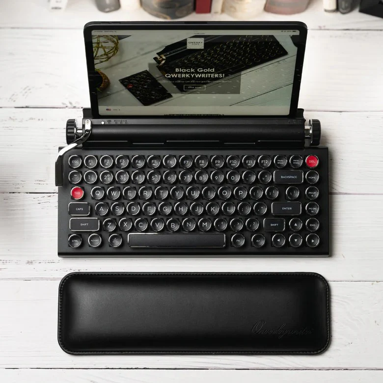 QWERKYWRITER® WRIST REST - Image 2