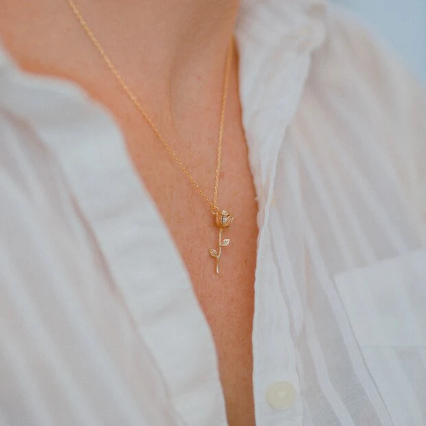 ROSE PENDANT NECKLACE - Image 2